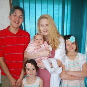 Meet your Posher, Naomi